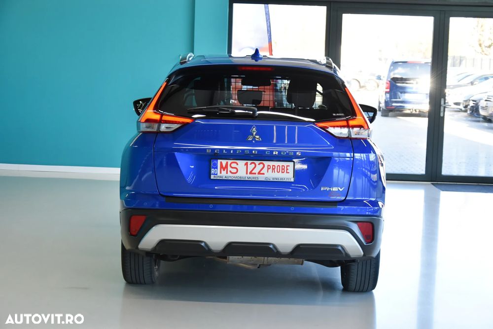 Mitsubishi Eclipse-Cross Plug-In Hybrid 4WD Top - 10