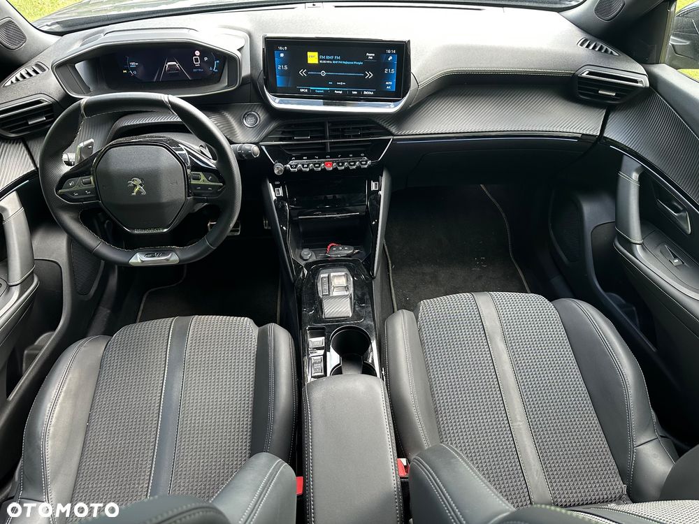 Peugeot 2008 PureTech 130 EAT8 GT - 8