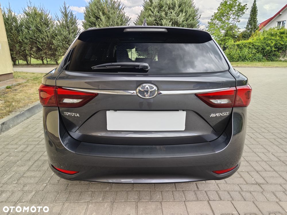 Toyota Avensis - 10