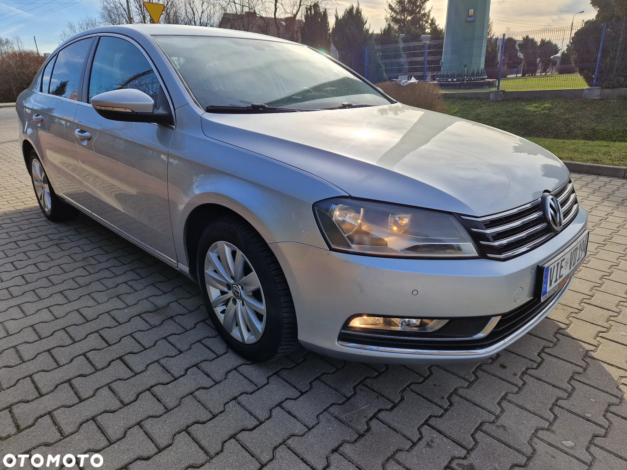 Volkswagen Passat - 4