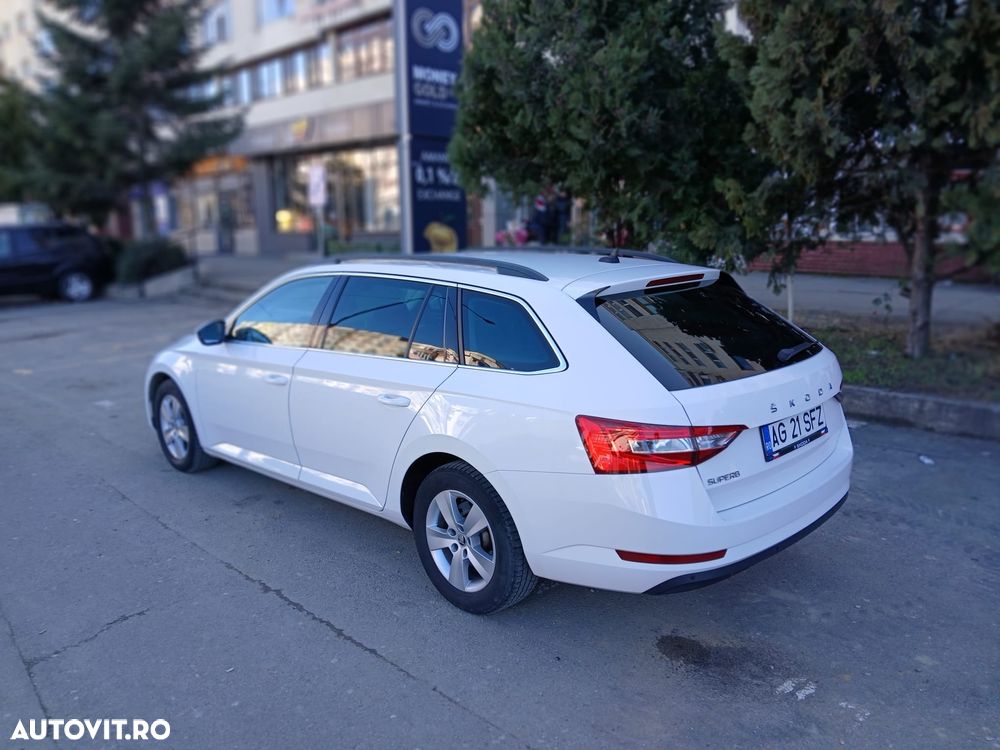 Skoda Superb 2.0 TDI DSG Style - 34