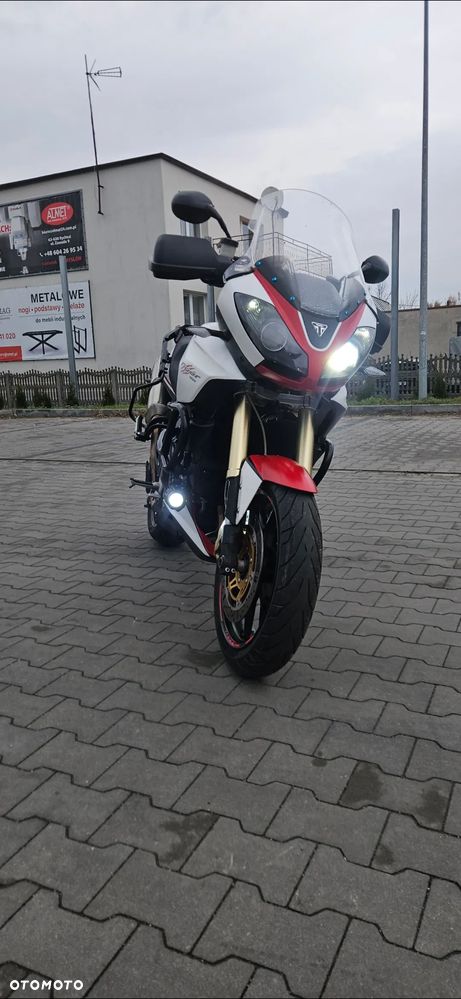 Triumph Tiger - 1