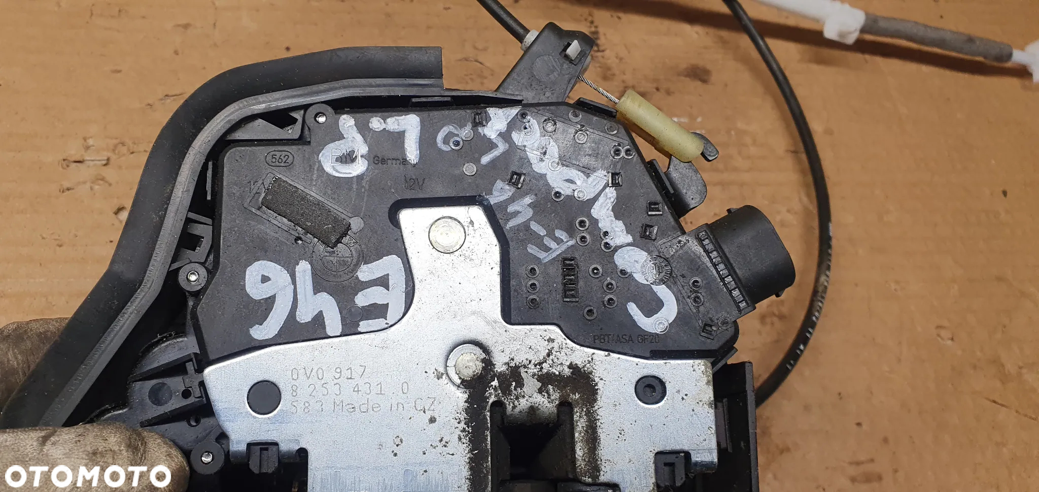 Zamek lewy przód przedni lewy BMW E46 Europa 8253431 - 7