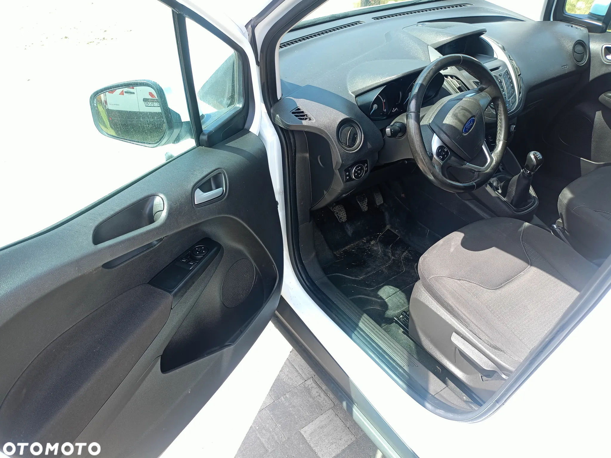 Ford courier - 27
