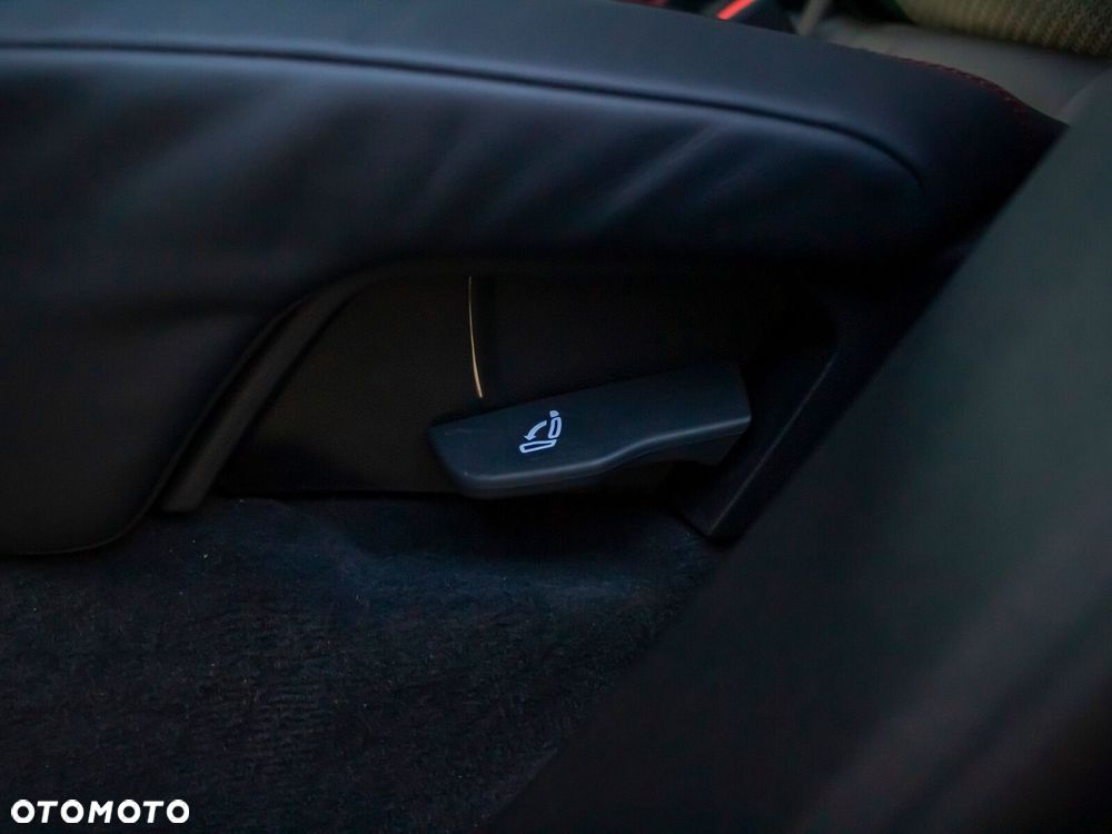 Porsche Cayenne GTS - 40