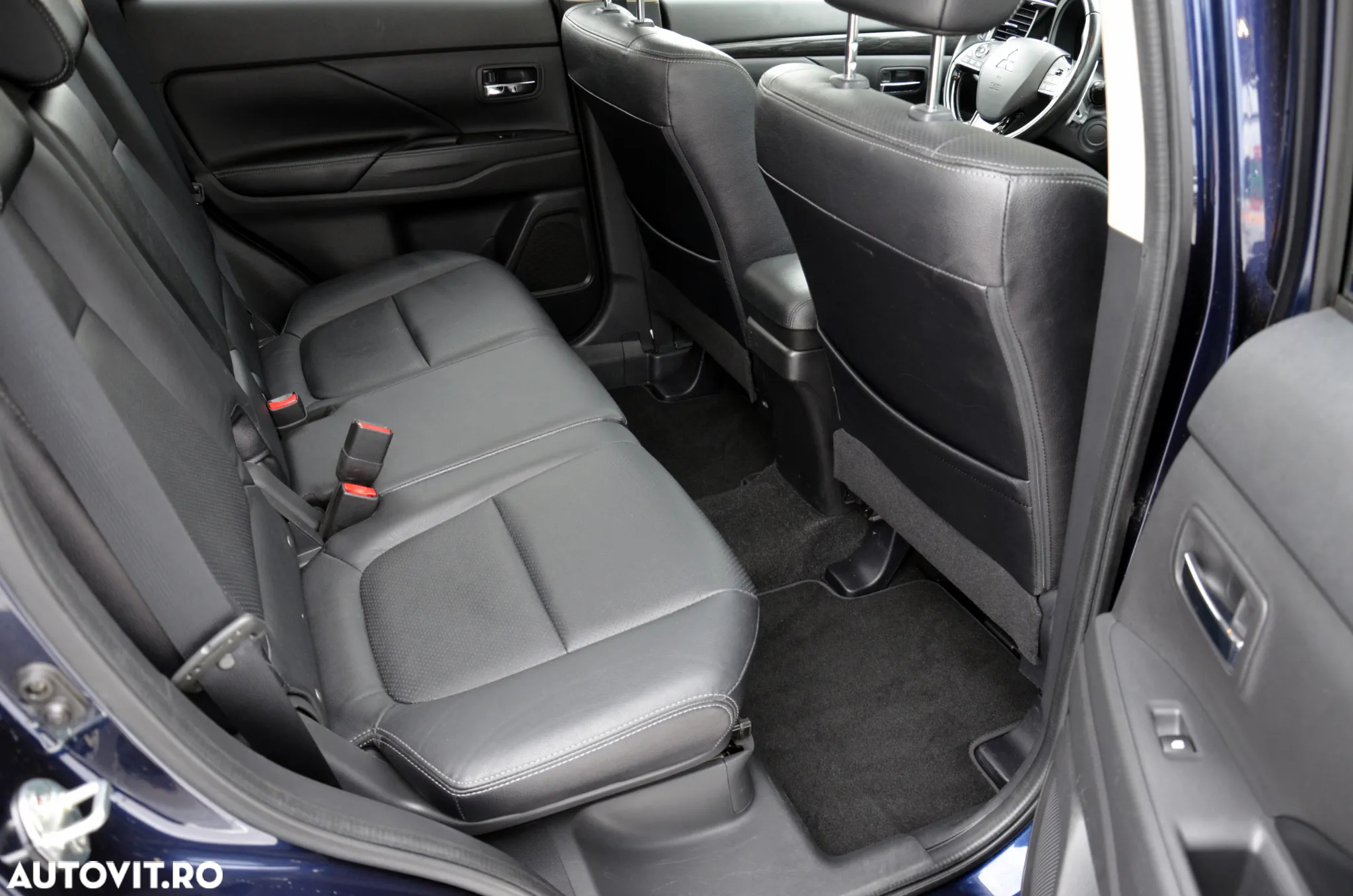 Mitsubishi Outlander 2.2 DI-D 4WD Automatik Diamant Edition+ - 16