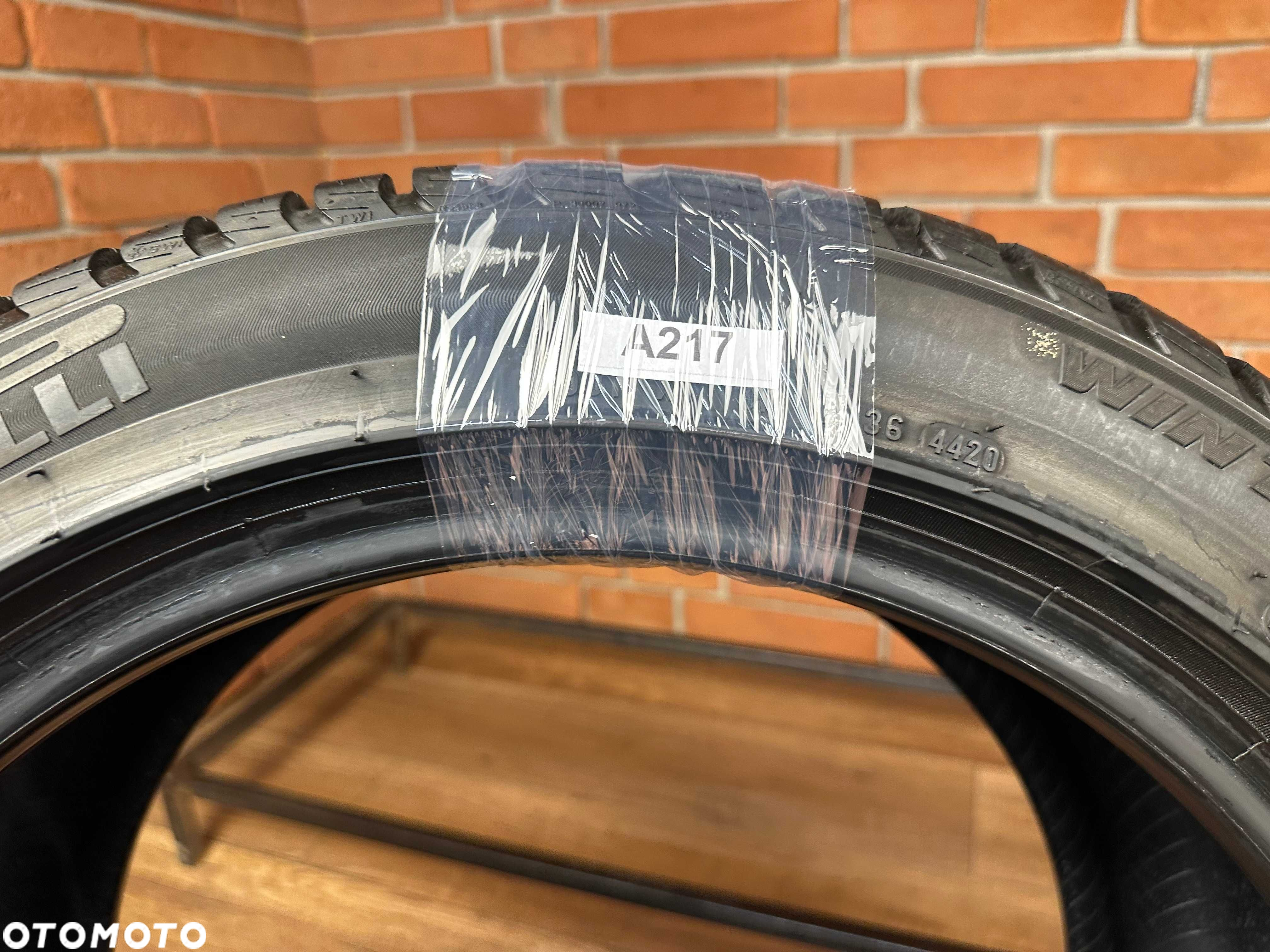 1x 275/40R18 Pirelli SottoZero 3 103V ROK 2020 7,5mm - 5