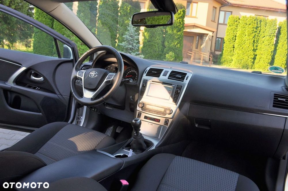 Toyota Avensis - 24