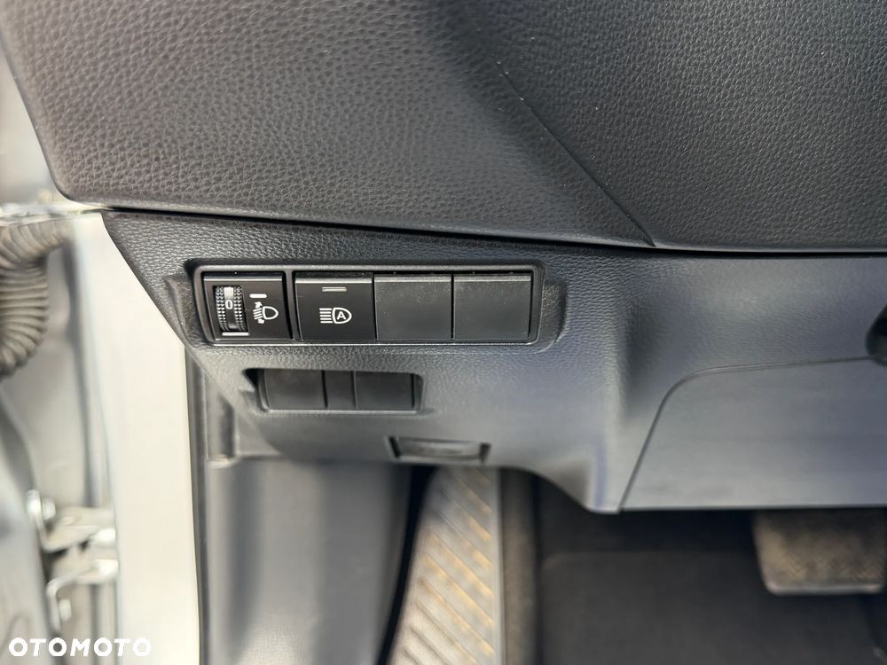 Toyota Corolla Cross 2.0 Hybrid Comfort - 31