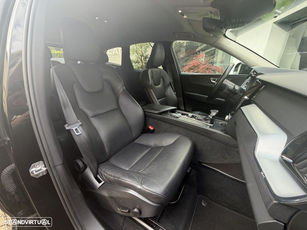 Volvo XC 60 2.0 D4 Momentum Plus Geartronic - 12