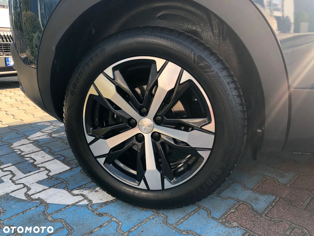 Peugeot 3008 1.2 PureTech Allure S&S EAT8 - 7
