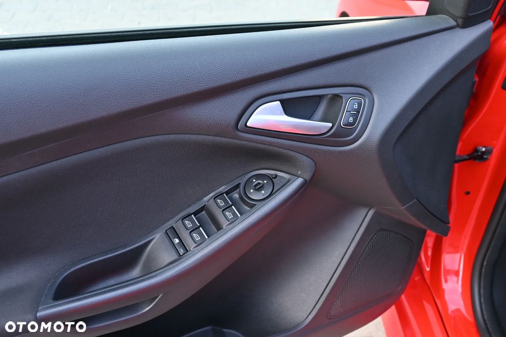 Ford Focus 1.5 EcoBoost STart-Stopp-System ST-LINE X - 32
