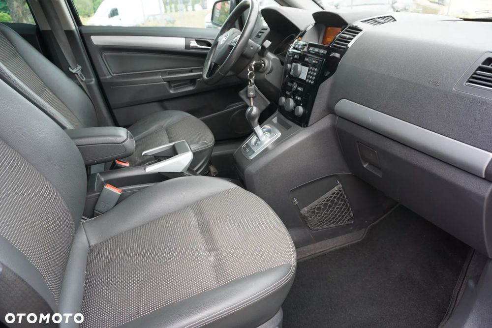 Opel Zafira 1.8 Cosmo EasyTronic EU5 - 18