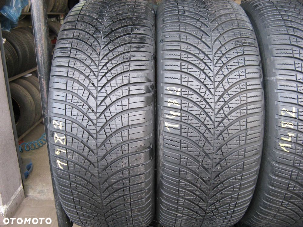225/55R17 GOODYEAR Vector 4Seasons Gen-3 nr.1482 * - 2