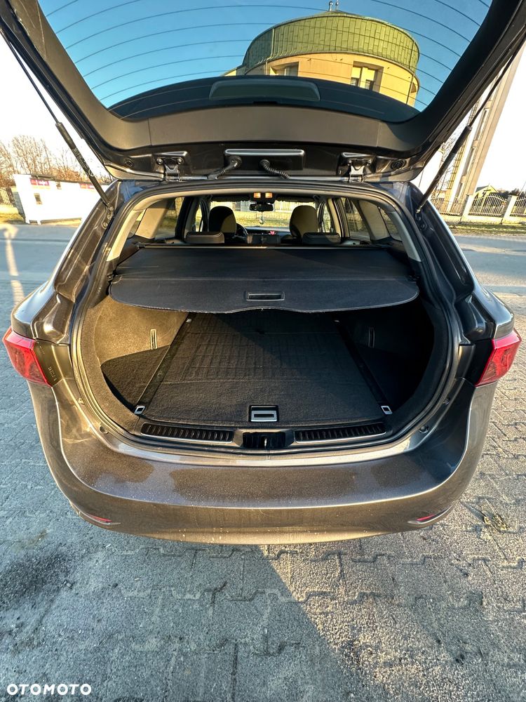 Toyota Avensis 2.0 D-4D Premium - 25