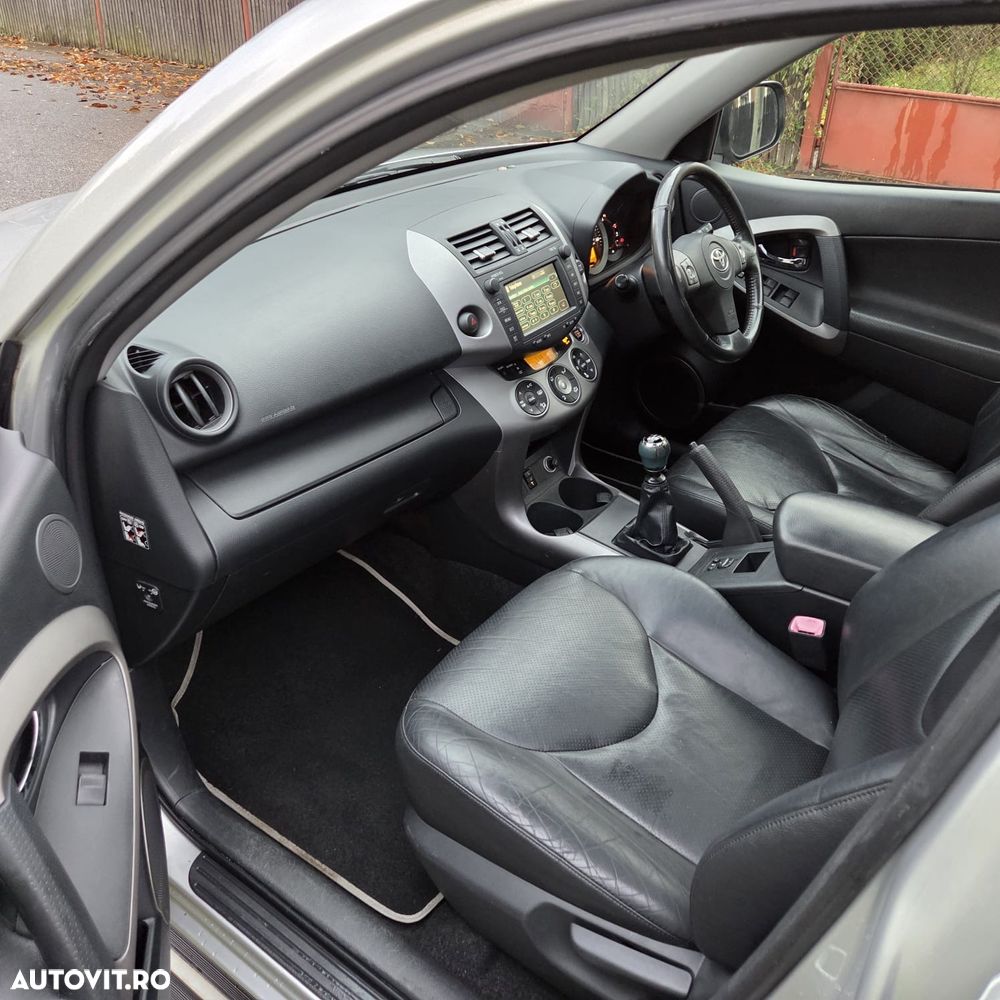 Toyota RAV4 - 4