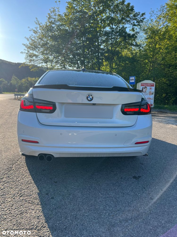 BMW Seria 3 330i xDrive Sport Line - 10