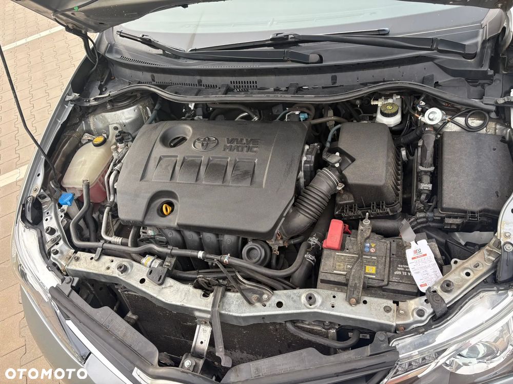 Toyota Auris 1.6 2010 - 16