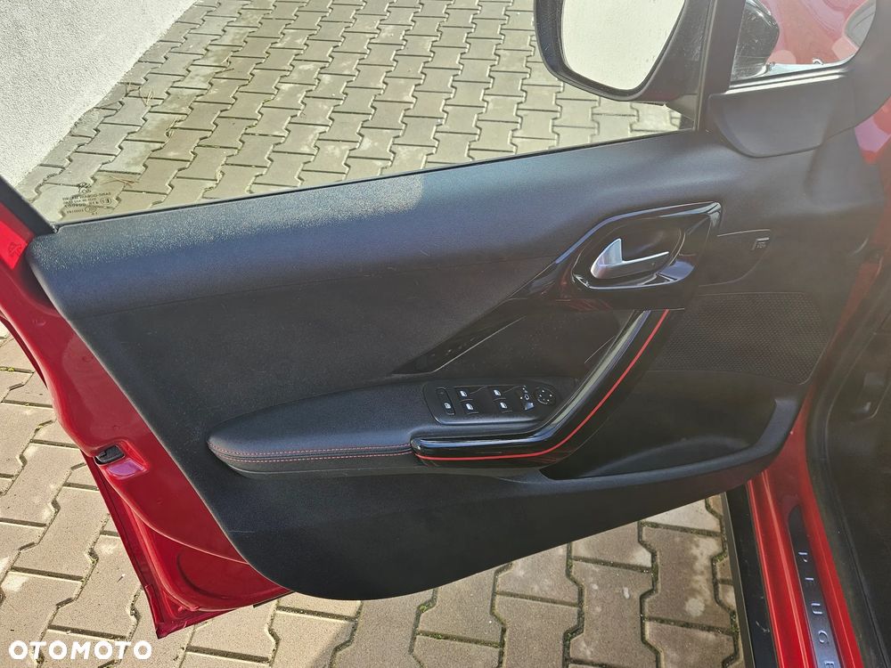 Peugeot 2008 BlueHDi FAP 120 STOP & START GT-Line Edition - 24