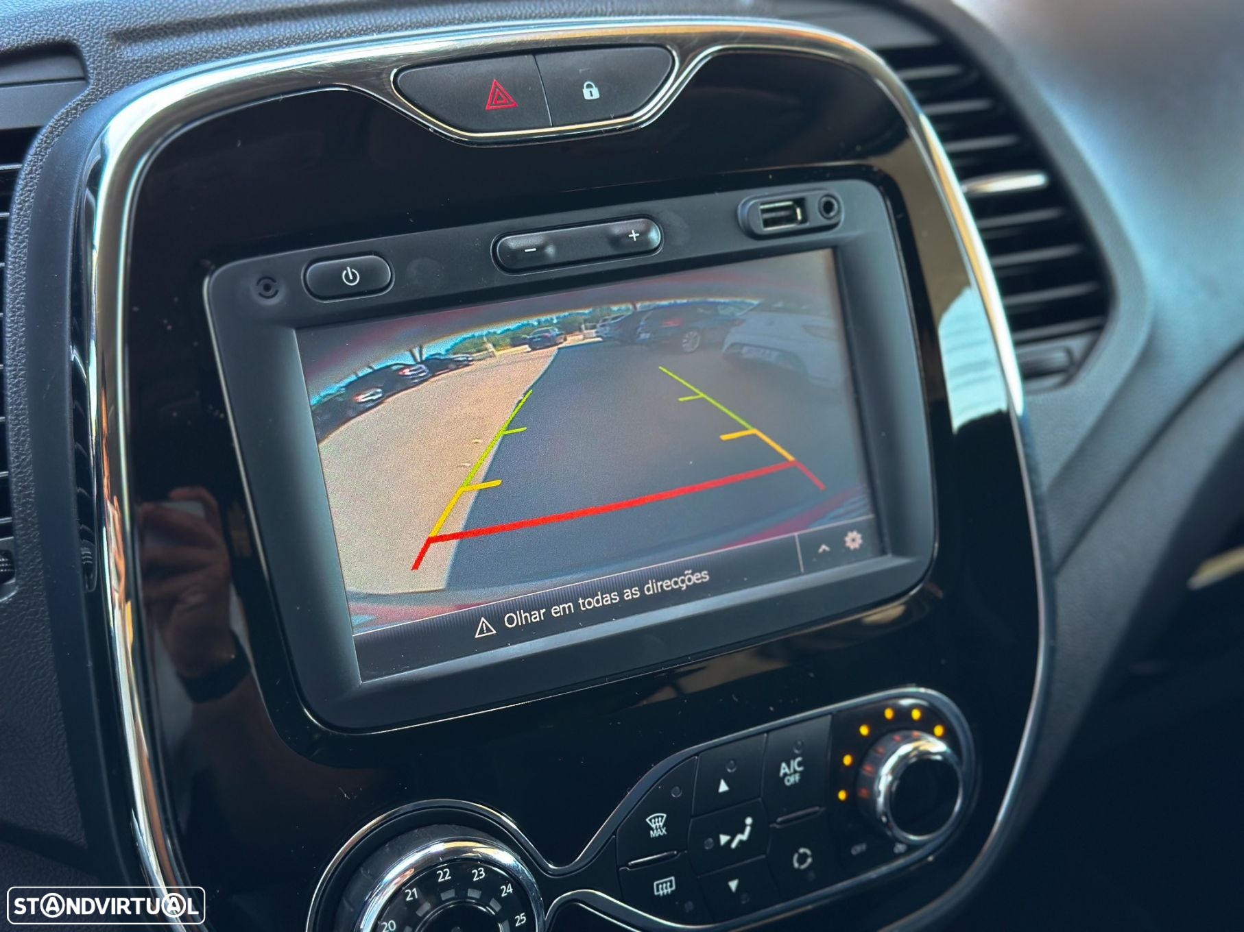 Renault Captur 1.5 dCi EDC - 3