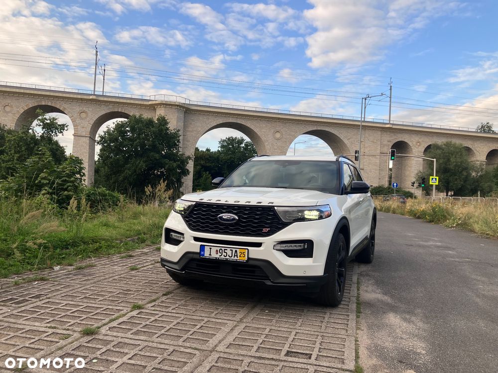 Ford Explorer - 1