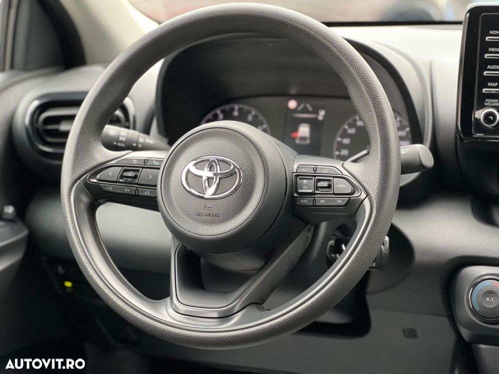 Toyota Yaris 1.0 L Eco - 13