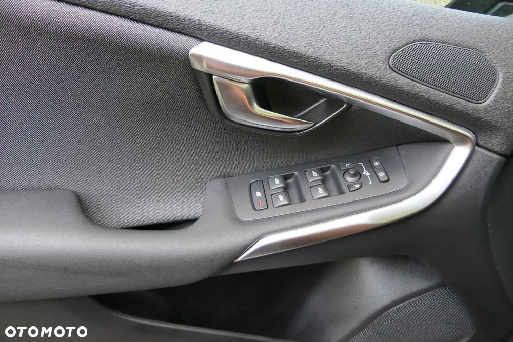 Volvo V40 Cross Country D3 Geartronic Momentum - 32