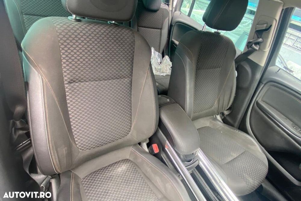 INTERIOR COMPLET OPEL ZAFIRA C - 7LOCURI - 1