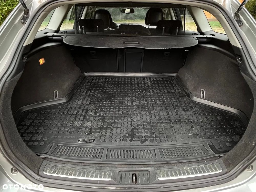 Toyota Avensis 2.0 D-4D Luna - 14