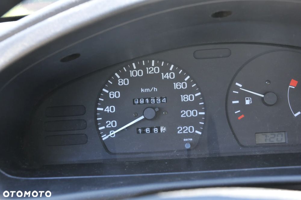 Nissan Sunny 1.4 LX - 14