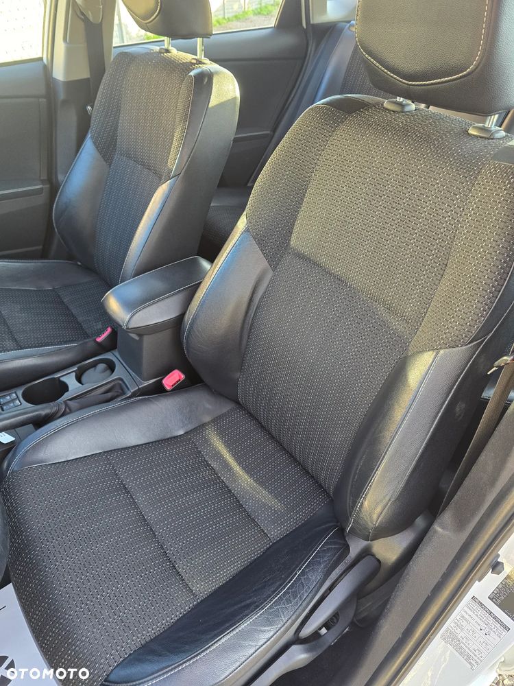 Toyota Auris 1.8 HSD Prestige NAVI - 22