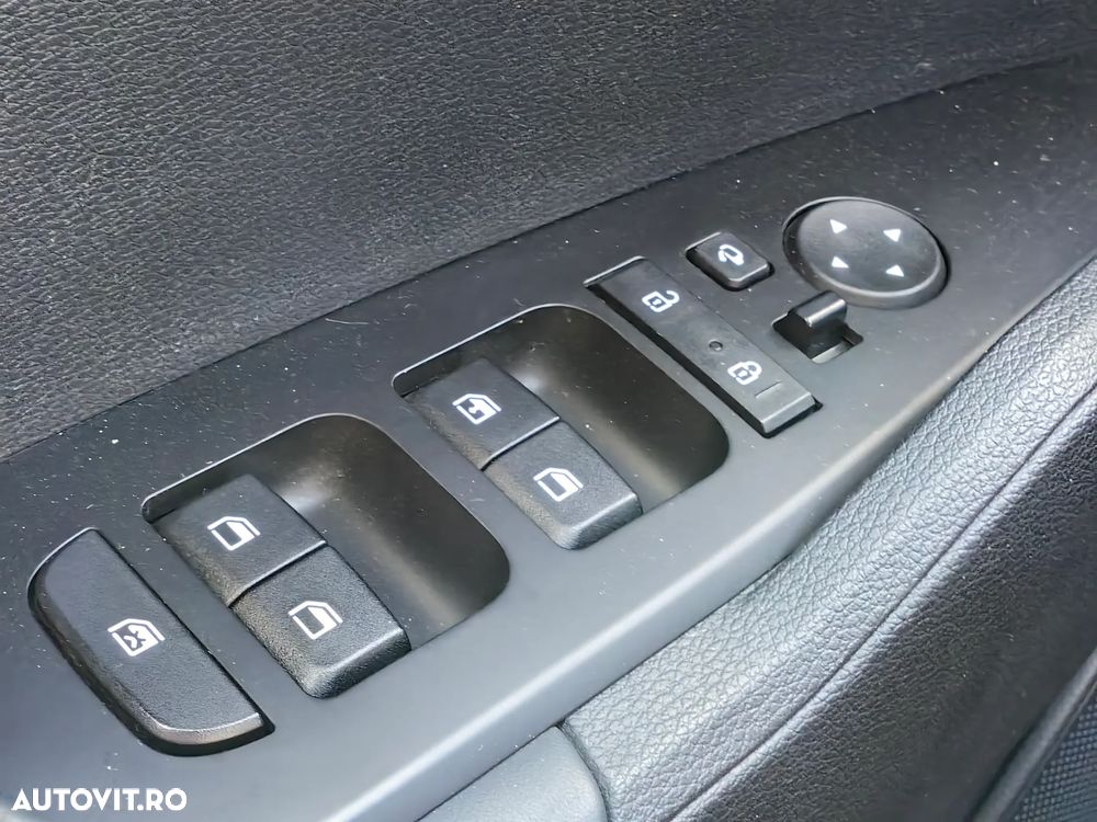Kia Sportage 1.6 DSL MHEV 7DCT HP 4x2 Business Line - 29