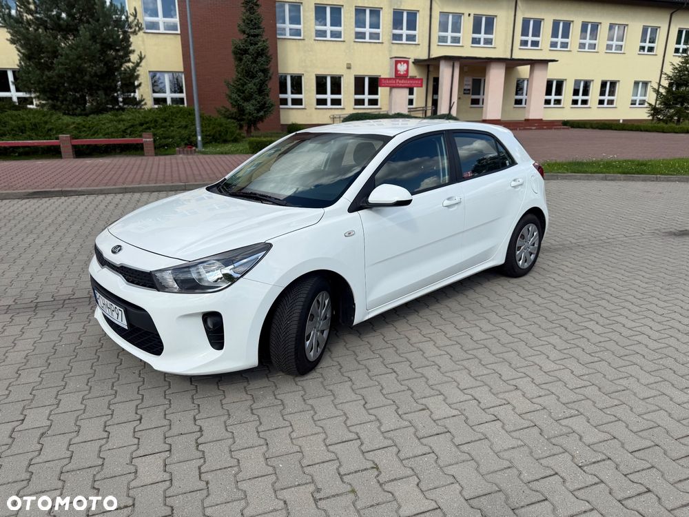 Kia Rio 1.4 L - 3