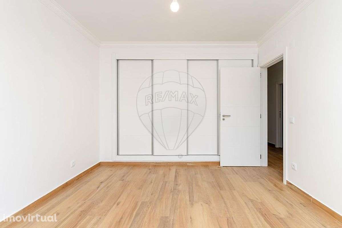 Moradia T4 para venda - Grande imagem: 2/23