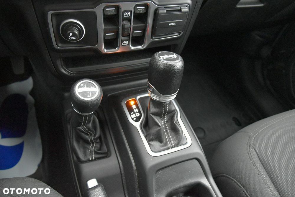 Jeep Wrangler Unlimited GME 2.0 Turbo Sahara - 10