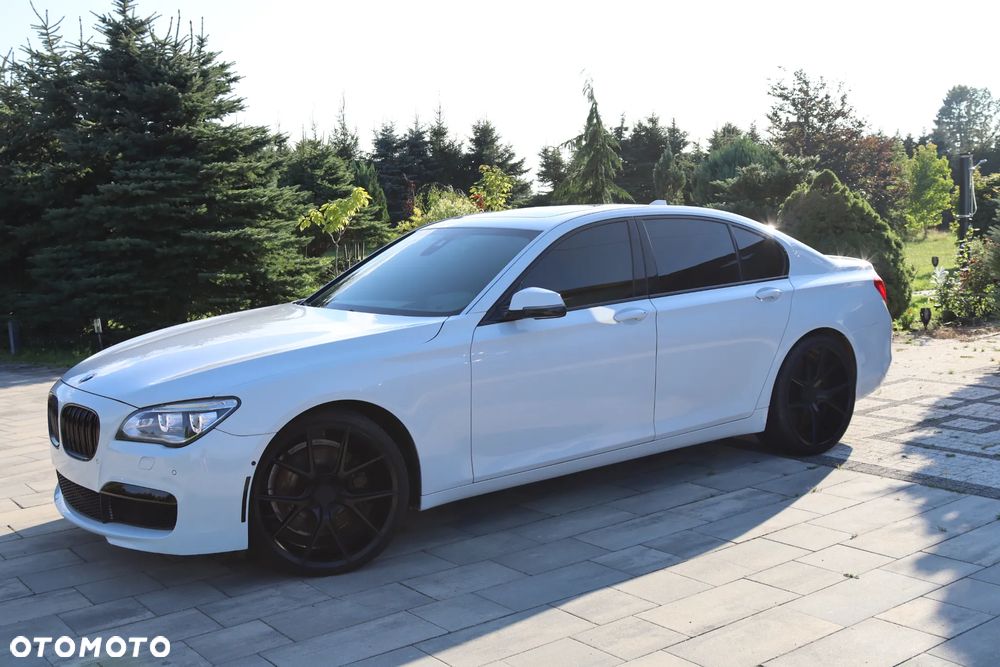 BMW Seria 7 750i - 9