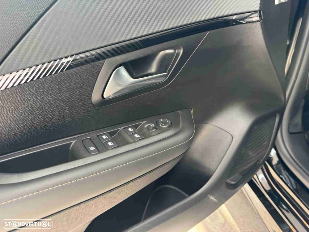 Peugeot 208 1.2 Hybrid Allure e-DCS6 - 8