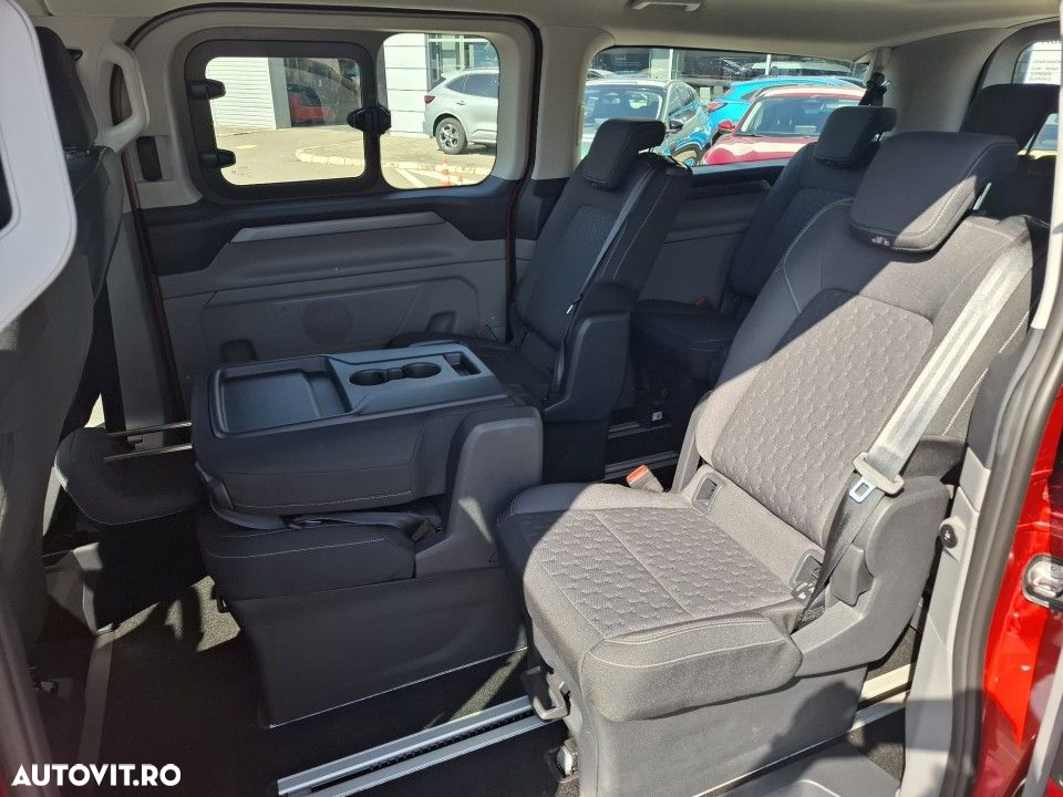 Ford Tourneo Custom - 11