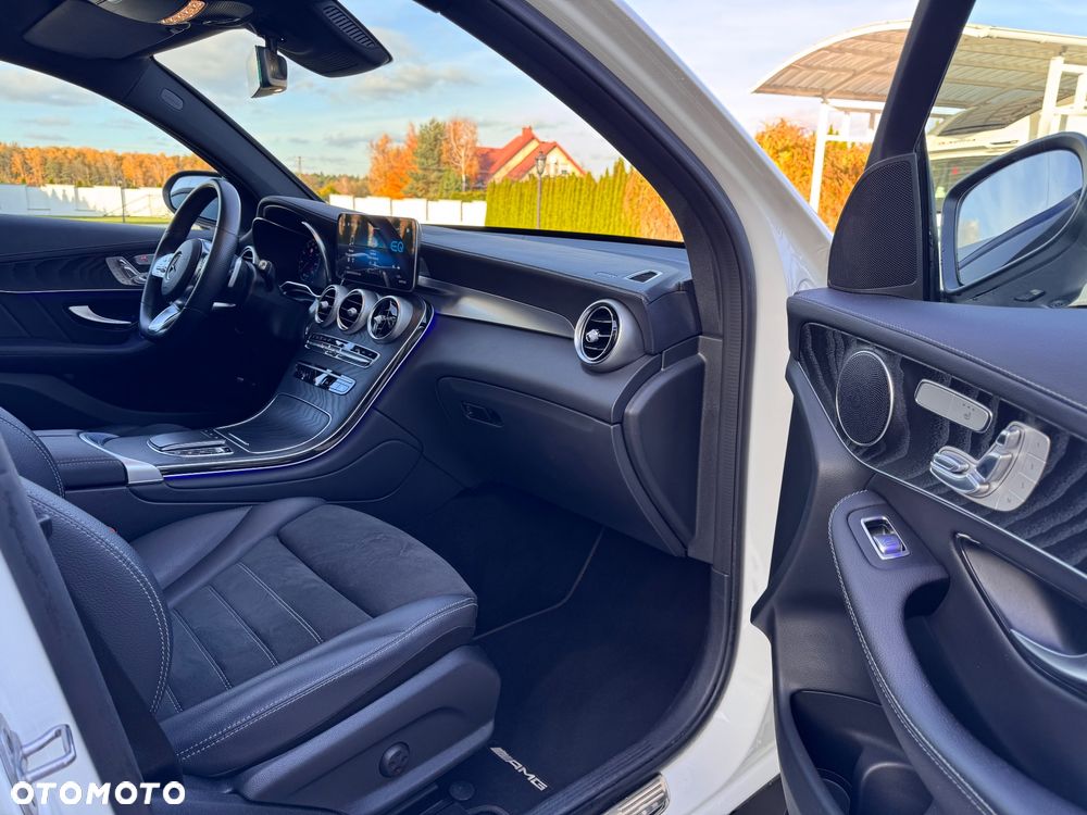 Mercedes-Benz GLC 300 e 4-Matic AMG Line - 20