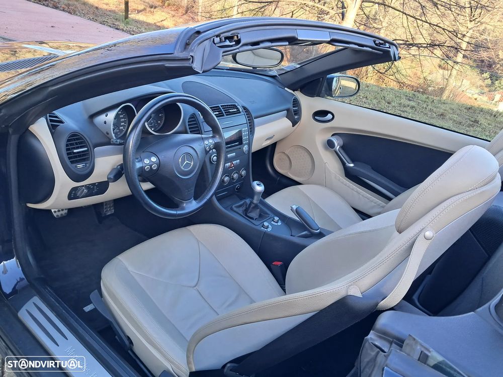 Mercedes-Benz SLC 200 - 12