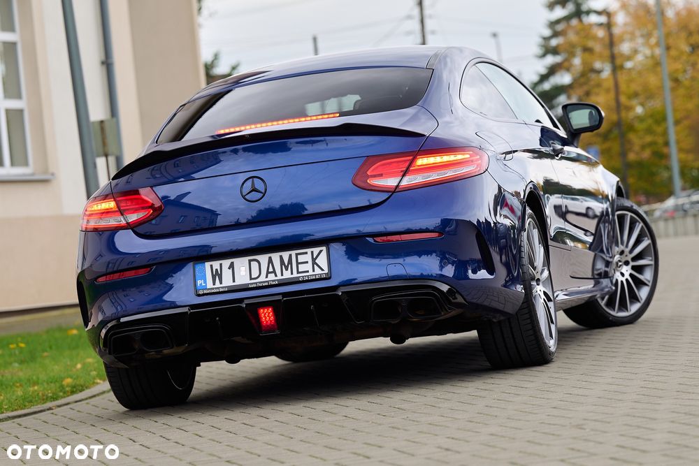 Mercedes-Benz Klasa C 300 9G-TRONIC - 2