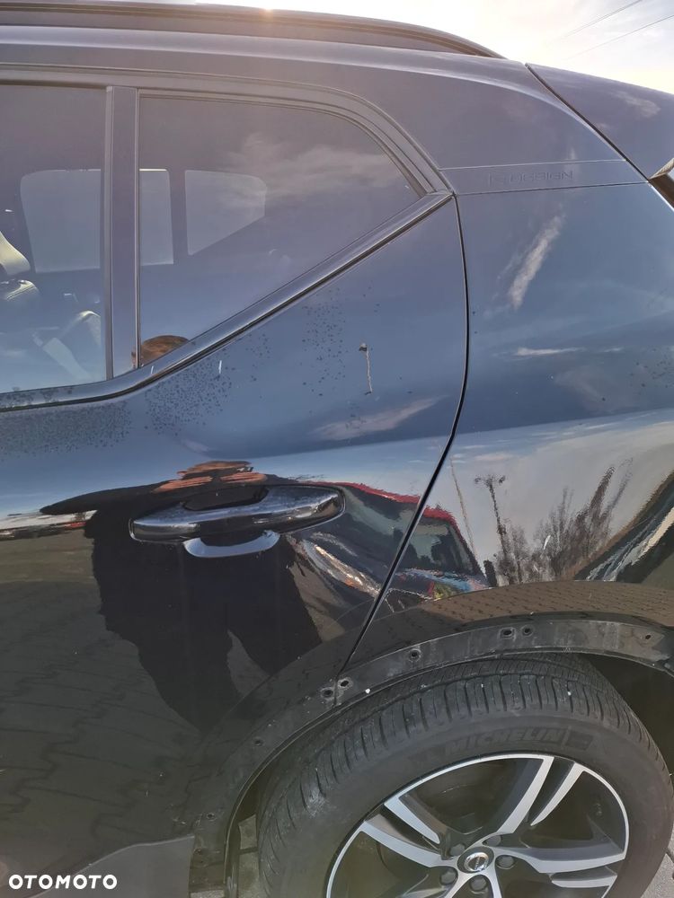 Volvo XC40 zderzak tyl kod lakieru 019 - 13