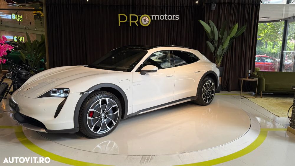 Porsche Taycan 4S Cross Turismo - 8