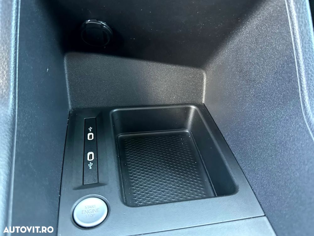 Ford Tourneo Connect 2.0L EcoBlue SWB Titanium - 27