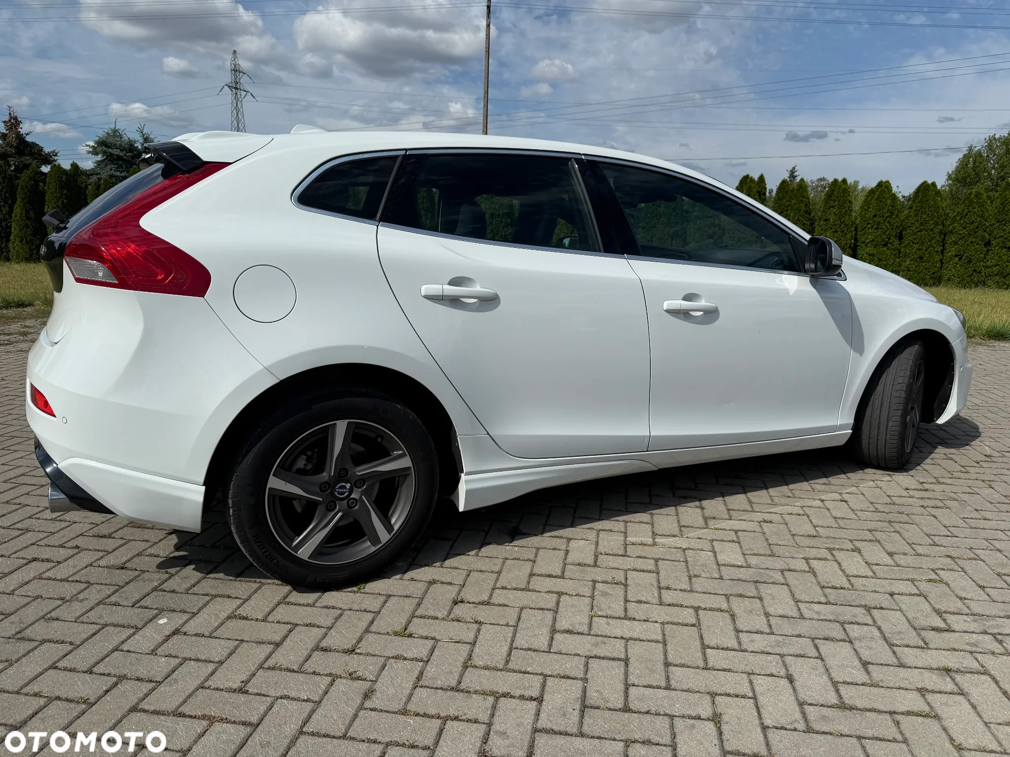 Volvo V40 D2 Drive-E R-Design Kinetic - 19
