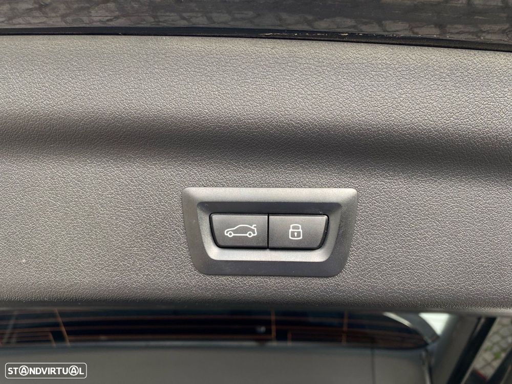 BMW iX1 eDrive20 xLine - 19