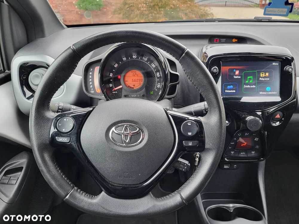 Toyota Aygo x-play - 16