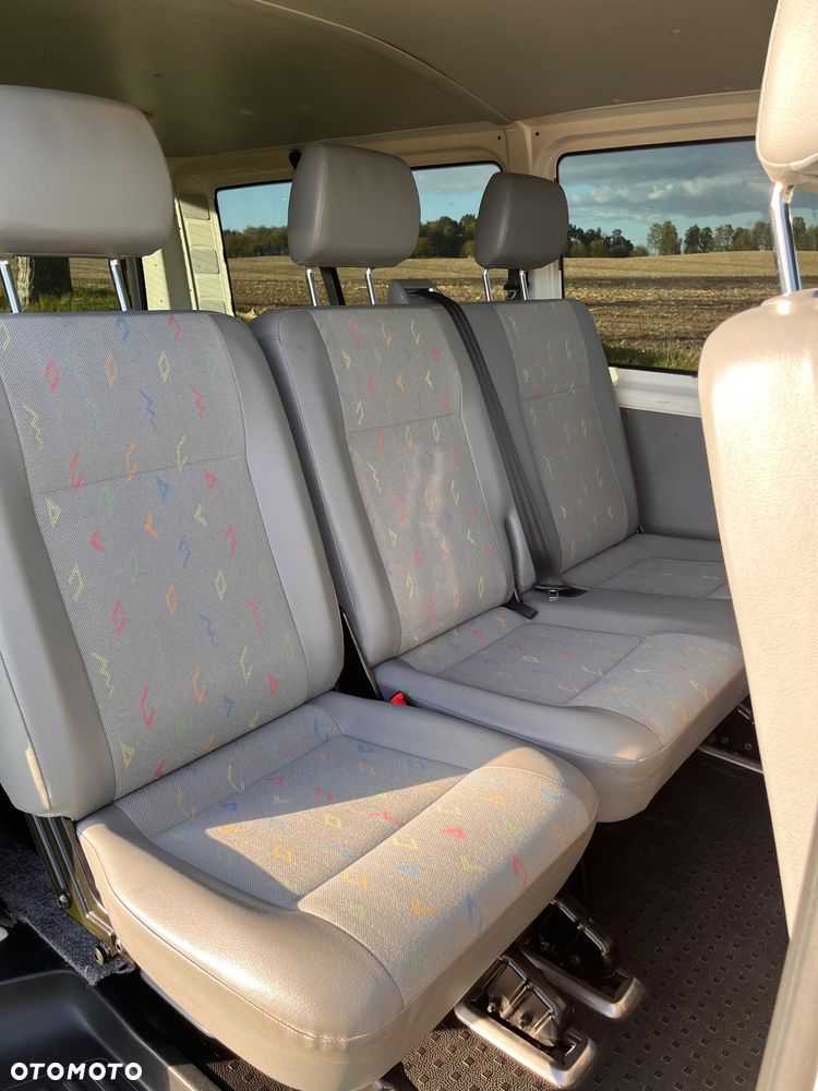Volkswagen Transporter - 16