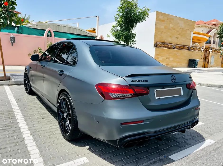 Mercedes-Benz Klasa E AMG 63 S 4Matic+ AMG Speedshift MCT-9G - 3