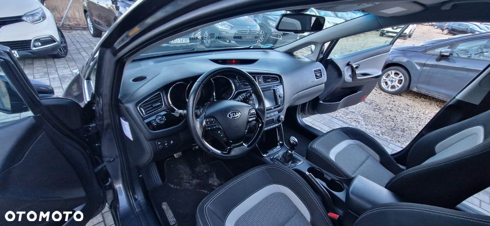 Kia Ceed - 21